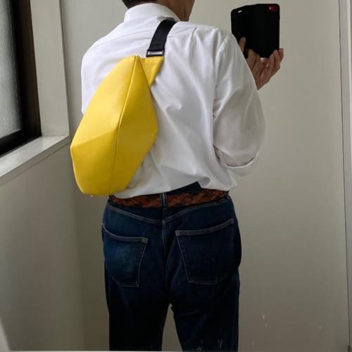 ボディバッグ
