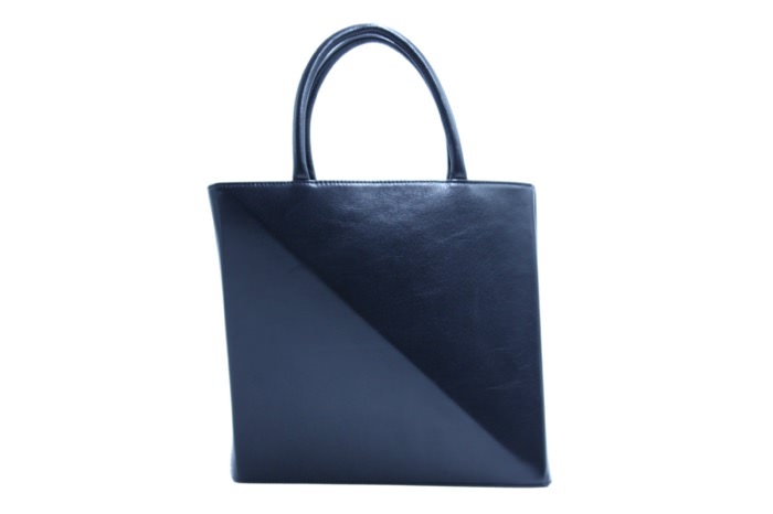 HANDLE TOTOBAG / CRISTAL NAVY | ＧＥＭＥＲ（ジェマー） | レザー