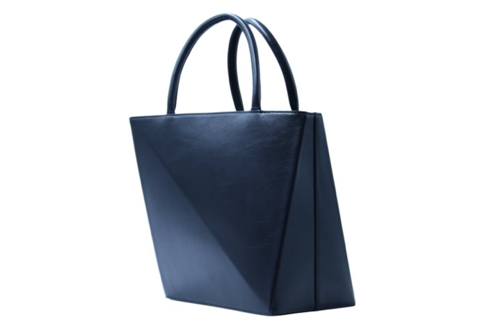 HANDLE TOTOBAG / CRISTAL NAVY | ＧＥＭＥＲ（ジェマー） | レザー