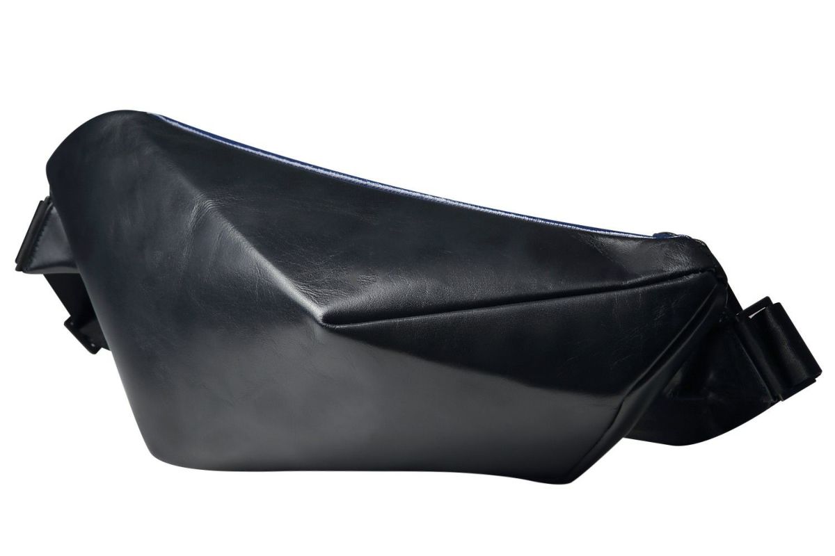 スリングバッグ